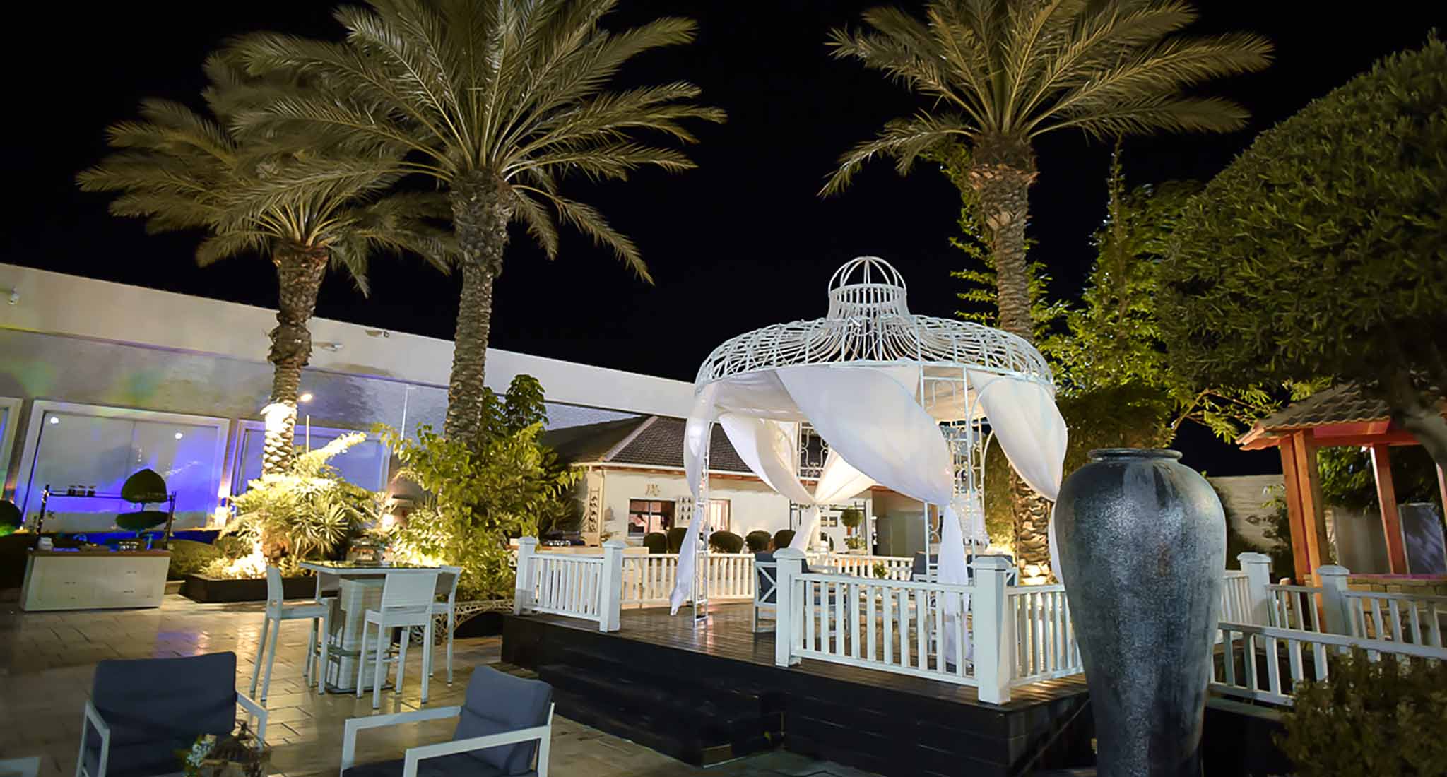 חופה בגן אירועים בחתונה