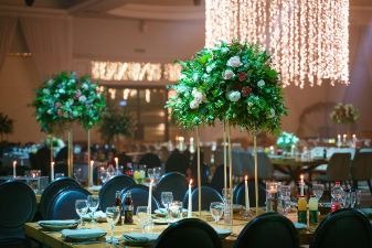 הזוג המתחתן רוקד