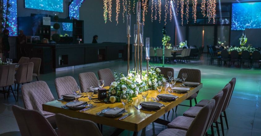 כניסה מעוצבת לאולם האירועים