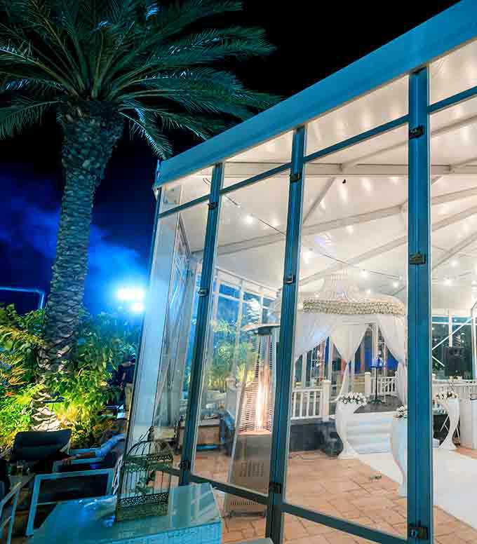 החופה המקורה בגן האירועים