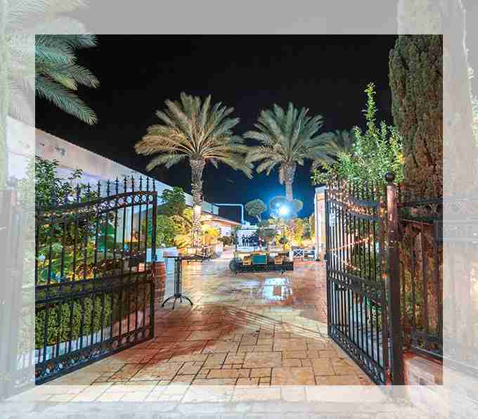 שער הכניסה לגן האירועים בחורף